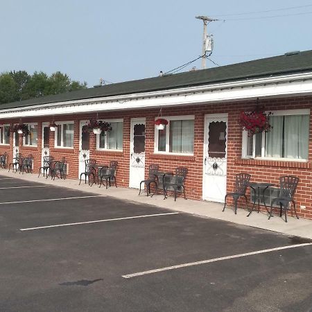 Algoma Motel Wawa Exteriér fotografie