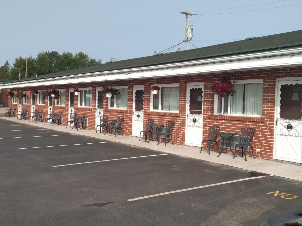Algoma Motel Wawa Exteriér fotografie